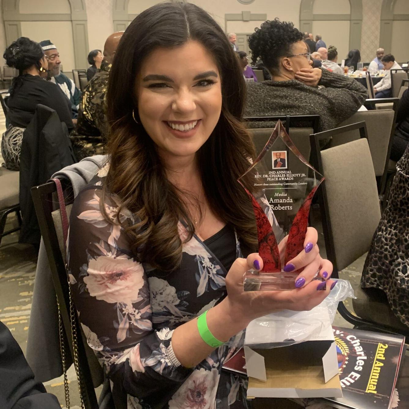 Amanda Roberts receives award